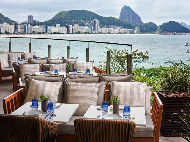 Hotel Fairmont é ótima hospedagem para quem quer luxo e vista para o mar de Copacabana
