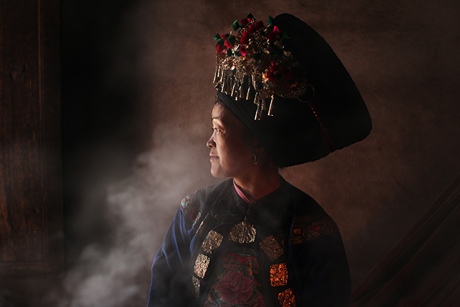 Donna della tribù Miao, Cina © Kares Le Roy