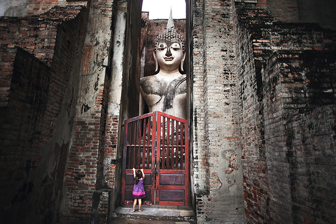 petite fille qui voulait voir Bouddha en Thaïlande © Kares Le Roy 
