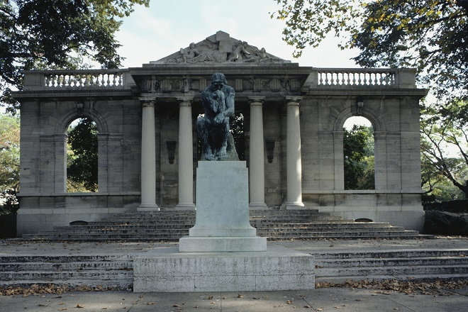 Estatua de El Pensador de Rodin en Philadelphia
