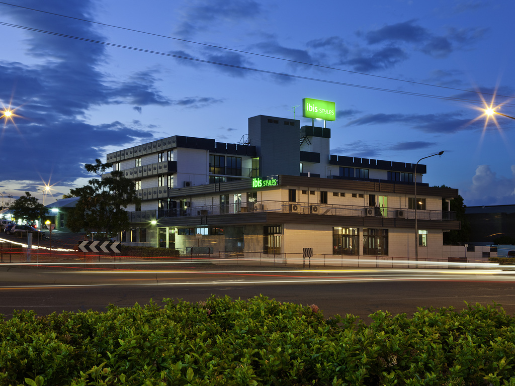 ibis Styles Mt Isa is located in the heart of Mt Isa, just a short walk from the main shopping area. Offering views of the city and the spectacular Mt Isa Mines, ibis Styles Mt Isa features 57 rooms, a pool with BBQ area, a restaurant and bar and free off street parking. The major Mt Isa tourist attraction, the "Outback At Isa" Discovery Centre, is also situated nearby. The hotel room rate includes free continental breakfast and 30 minutes free internet access daily.