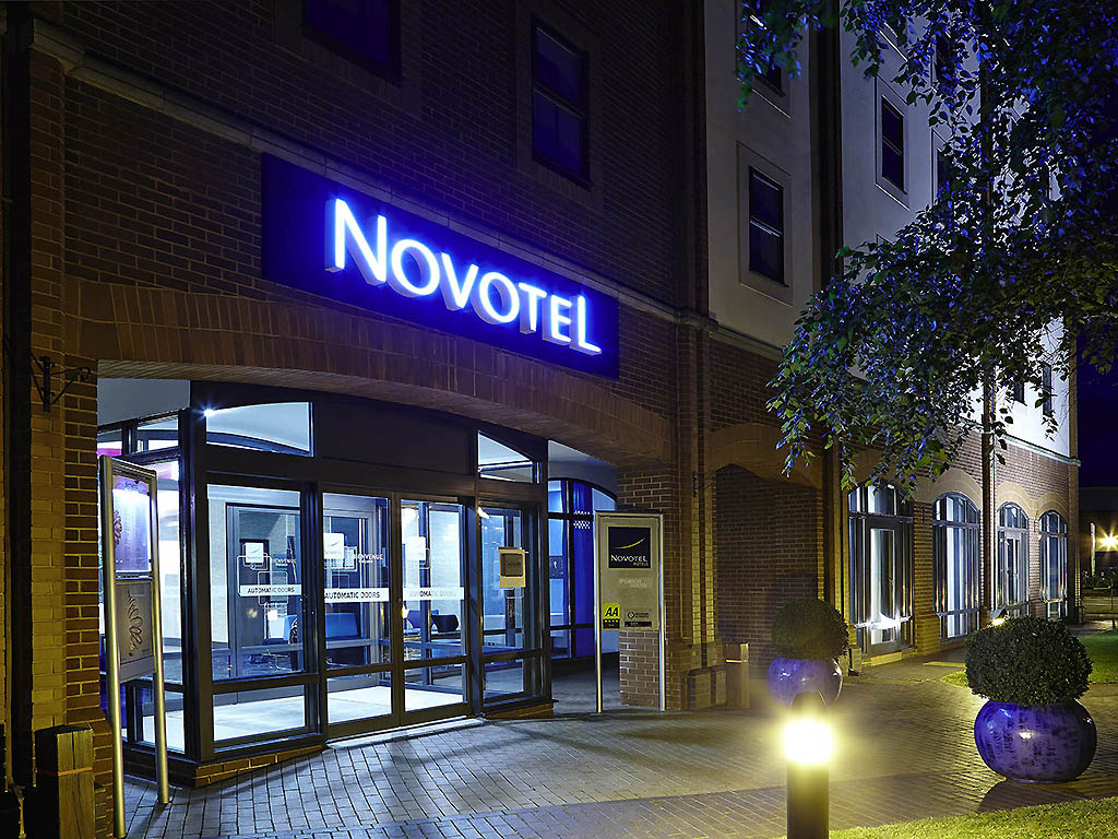 Make yourself at home in our luxurious 4-star Novotel Ipswich Centre hotel, just a few steps from the vibrant waterfront and city centre. The stylish, modern rooms will give you and your family plenty of space to unwind, relax and take in the scenery - and you'll enjoy delicious food fresh from the in-house Elements Restaurant. Complete with a multi-purpose gym, an indoor play area and pet-friendly facilities, you'll never need an excuse to leave! Major guest enhancement programme underway till mid 2019.