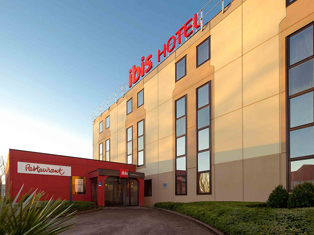 Drop your bags and relax at ibis. Our hotel is just a few minutes away from Brussels international airport Zaventem. Our free airport shuttle will take you conveniently to the hotel. Large car park available. Check our Park, sleep & fly offers. Brussels' city c entre is easily reached from the hotel by public transport or by car. NATO at only 1 km and Brussels expo at 10 minutes drive.