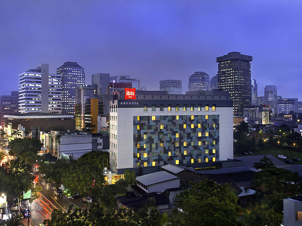 An international 3-star hotel in the heart of Jakarta, Ibis Jakarta Arcadia is ideal for business trip to Sudirman-Thamrin CBD and city breaks experience. At walking distance from the lively night restaurant area of Sabang Street. Located at 1.2miles from Monas - the icon of Jakarta City, and nearby the prime shopping malls of the city - Plaza Indonesia and Grand Indonesia. 1.86miles to Gambir Railway Station, 8.7miles to Halim Domestic Airport, and 16.2miles to Soekarno-Hatta International Airport.