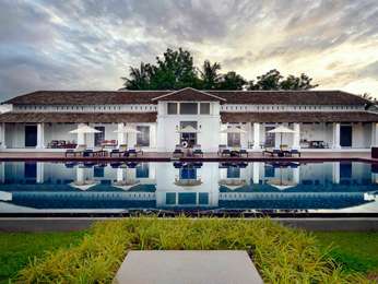 This luxury Mansion was built in the 1900s for the French Governor&#39;s family&#44; which reflects perfectly the cultural heritage of Luang Prabang&#44; now a restored and protected as a UNESCO World Heritage Site&#46; The hotel offers 23 suites for leisure and relaxation in your exclusive accommodation with five&#45;meter&#45;high ceiling&#44; private gardens&#44; and some with plunge pools&#46; Hotel de la Paix enjoys the tranquility&#44; serenity and romance that travellers exploring the exotic Indochina dream about&#46;