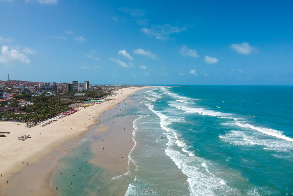 qual a principal praia de Fortaleza